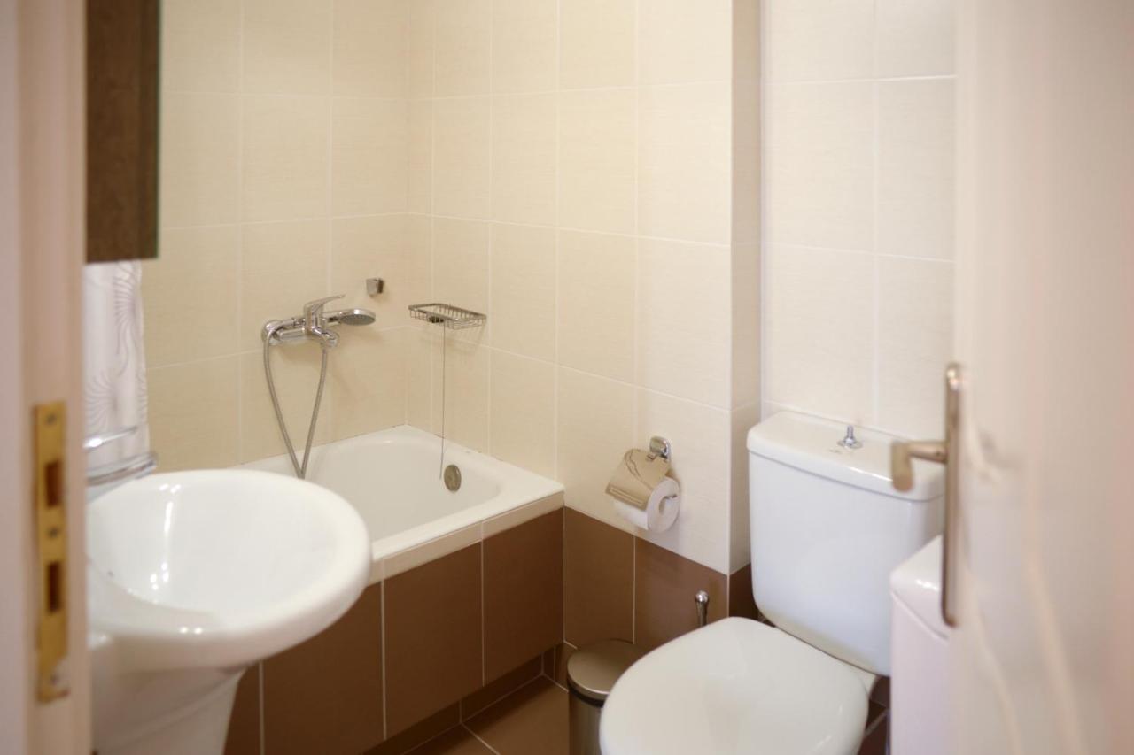 A Perfect Stay At The Historical Centre Of Kalamata Bagian luar foto